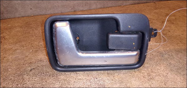 Poignee int porte ard Land rover DISCOVERY III (L319) 2.7 td 4x4 (2004-2009)