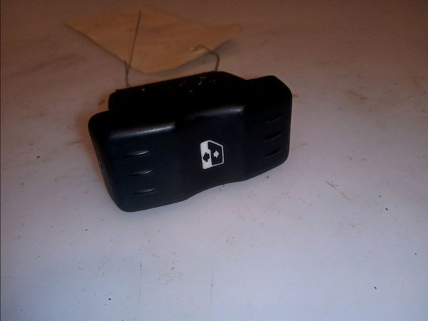 Commande lève-glace porte avant gauche Dacia LOGAN MCV (KS_) 1.5 dci (ks0w) (2007-2012) 5 portes
