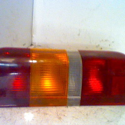 Feu arrière droit FORD COURRIER III Phase 1 02-1990--01-1994 1.8 D