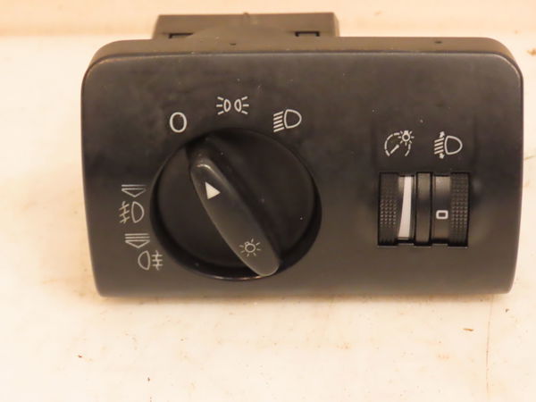 Interrupteur commande de phares Audi A6 C5 (4B2) 2.5 tdi quattro (1997-2005)