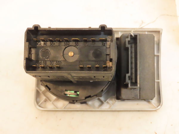 Interrupteur commande de phares Audi A6 C5 (4B2) 2.5 tdi quattro (1997-2005)