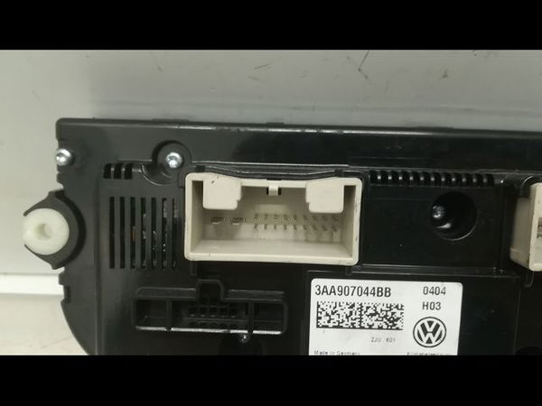 Commande de chauffage Volkswagen PASSAT B7 Variant (365) 2.0 tdi (2010-2014)
