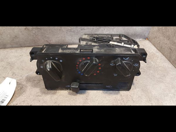 Commande de chauffage Nissan MICRA II (K11) 1.0 i 16v (1992-2000)