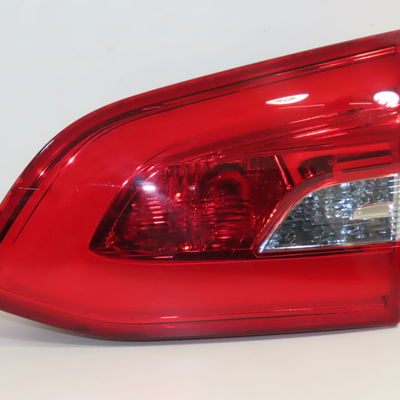 Feu arrière intérieur droit Peugeot 308 SW II (LC_, LJ_, LR_, LX_, L4_) 1.2 thp 110 (2014-2021)