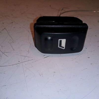 Commande lève-glace porte avant droite Citroën XSARA PICASSO (N68) 1.6 hdi (2004-2011) 5 portes