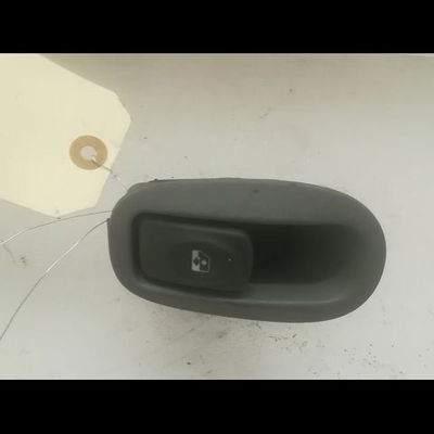 Commande leve-glace porte arrière gauche Renault SCÉNIC I Monospace (JA0-1_, FA0_) 1.6 (ja00, ja16, ja15, ja19, ja1v, ja2b, ja2c, ja0b,... (1999-2003) 5 portes