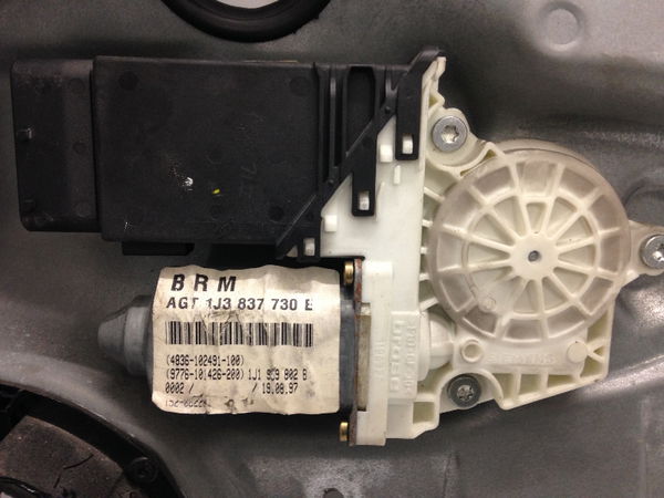 Mecanisme  moteur lève-glace avant droit Volkswagen GOLF IV (1J1) 1.9 sdi (1997-2005)