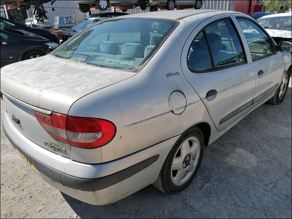 Compteur PEUGEOT 806