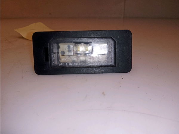 Eclaireur plaque de police g Bmw 3 (E90) 320 d (2004-2011)