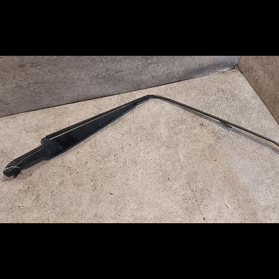 Bras essuie-glace arrière Renault MEGANE I (BA0-1_) 1.6 16v (ba04, ba0b, ba11, ba1j, ba16, ba19, ba1k, ba1v,... (1999-2002)