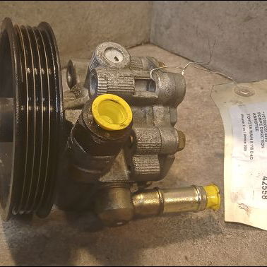 Pompe direction assistee Toyota RAV 4 II (_A2_) 2.0 d 4wd (cla20_, cla21_) (2001-2005)