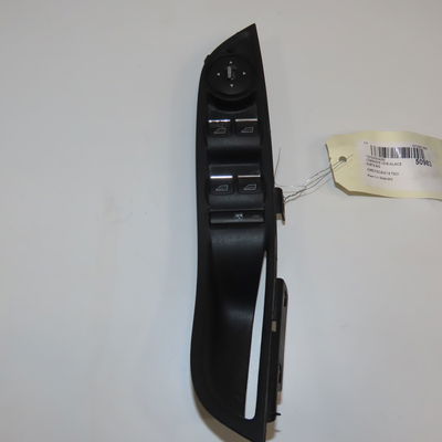 Commande lève-glace porte avant gauche Ford FOCUS III 1.6 tdci (2010-2017)