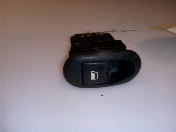 Commande lève-glace porte avant droite Citroën C3 I (FC_, FN_) 1.1 i (2002) 5 portes
