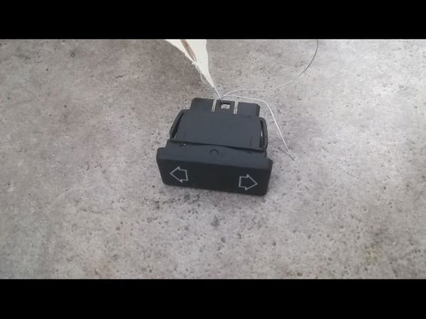 Commande lève-glace porte avant droite Peugeot 106 II (1A_, 1C_) 1.1 i (1996-2004)