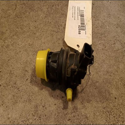 Pompe lave-glace avant Toyota RAV 4 II (_A2_) 2.0 d 4wd (cla20_, cla21_) (2001-2005)