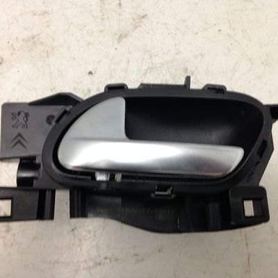 Poignee int porte avg Peugeot 208 I (CA_, CC_) 1.4 hdi (2012) 3 portes
