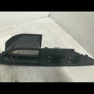 Commande lève-glace porte avant gauche Seat ALTEA XL (5P5, 5P8) 1.9 tdi (2006-2010) 5 portes