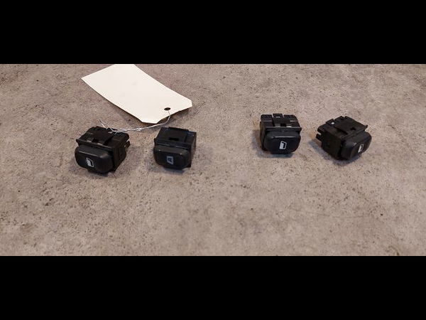 Commande lève-glace porte avant gauche Fiat ULYSSE (220_) 2.0 (220.ac5) (1994-2002)
