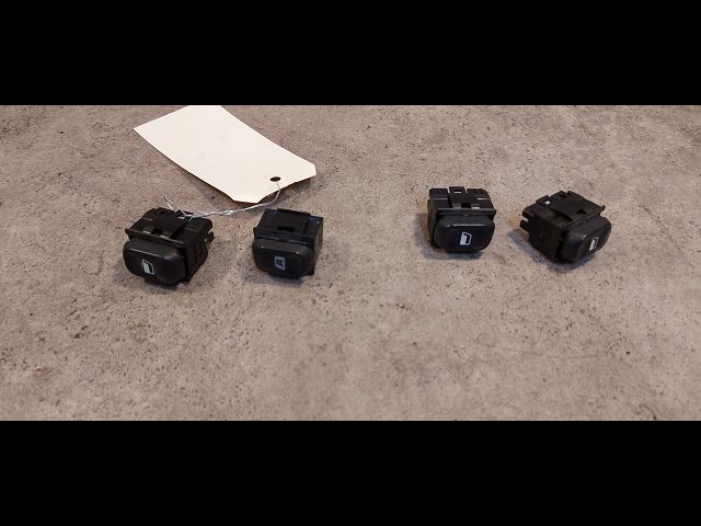 Commande lève-glace porte avant gauche Fiat ULYSSE (220_) 2.0 (220.ac5) (1994-2002)
