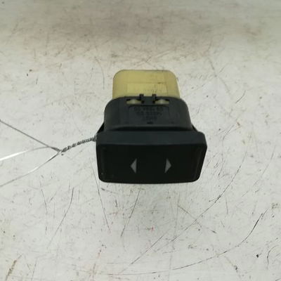 Commande lève-glace porte avant droite Ford FOCUS II (DA_, HCP, DP) 1.8 tdci (2005-2012)