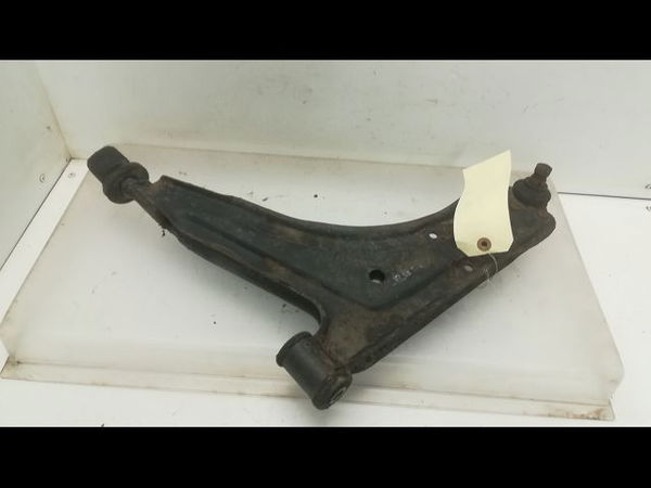 Triangle inf avg VOLKSWAGEN GOLF II