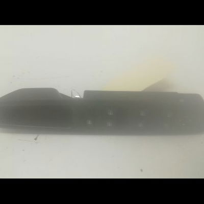 Commande lève-glace porte avant gauche Renault MEGANE III 3-5 portes (BZ0-1_, B3_) 1.6 16v hi-flex (bz03) (2008-2015)