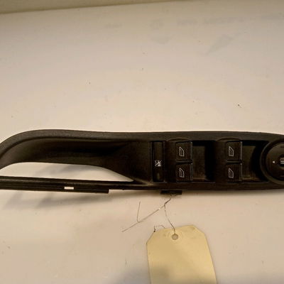 Commande lève-glace porte avant gauche Ford FOCUS III 1.6 tdci (2010-2017)