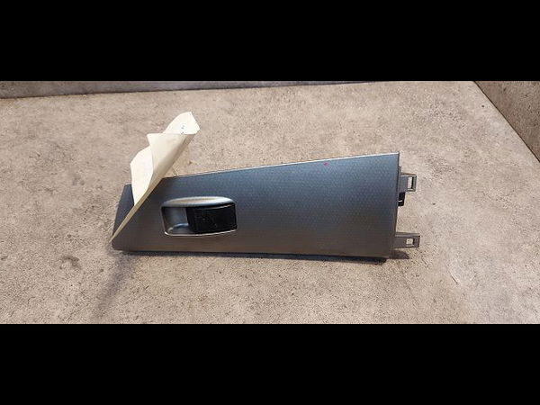 Commande lève-glace porte avant droite Toyota COROLLA (_E12_) 1.4 d (nde120_) (2004-2007) 5 portes