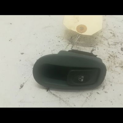 Commande leve-glace porte arrière droite Renault MEGANE Scenic (JA0-1_) 1.6 e (ja0f) (1996-1999)