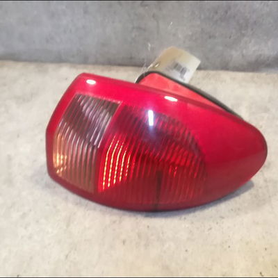 Feu arrière droit Alfa romeo 147 (937_) 1.6 16v t.spark (937.axa1a, 937.axb1a, 937.bxb1a) (2001-2010)