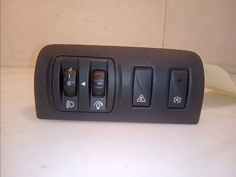 Commande eclairage Renault SCÉNIC III (JZ0-1_) 1.6 dci (jz00, jz12) (2011) 5 portes