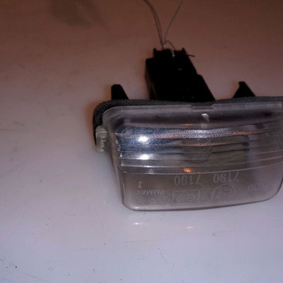 Eclaireur plaque de police g Peugeot 206 SW (2E-K) 1.4 (2002-2007)