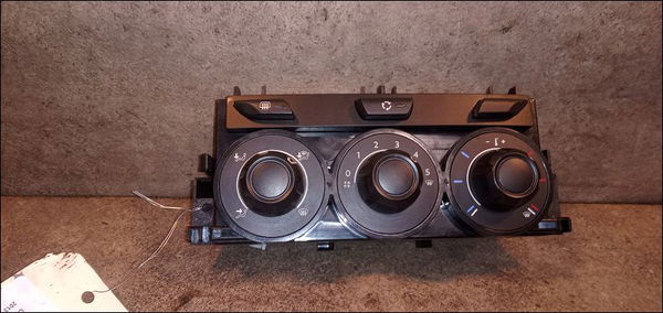 Commande de chauffage Citroën C3 II (SC_) 1.1 i (2009-2013)