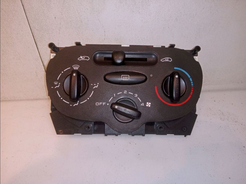 Commande de chauffage Peugeot 206 3-5 portes (2A-C) 1.4 i (1998-2012) 3 portes