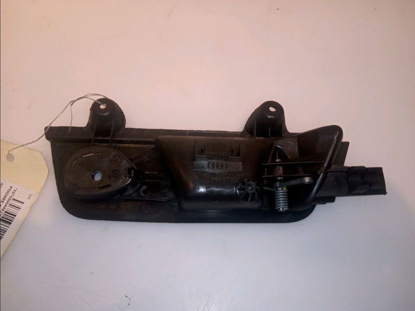Poignee int porte arg Audi A4 B7 (8EC) 1.9 tdi (2004-2008) 4 portes