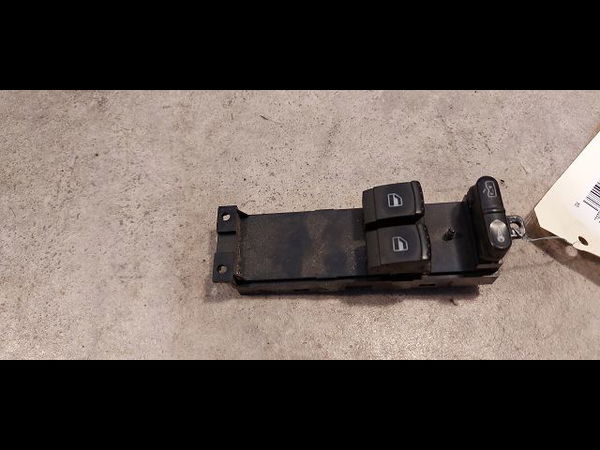 Commande lève-glace porte avant gauche SEAT LEON I