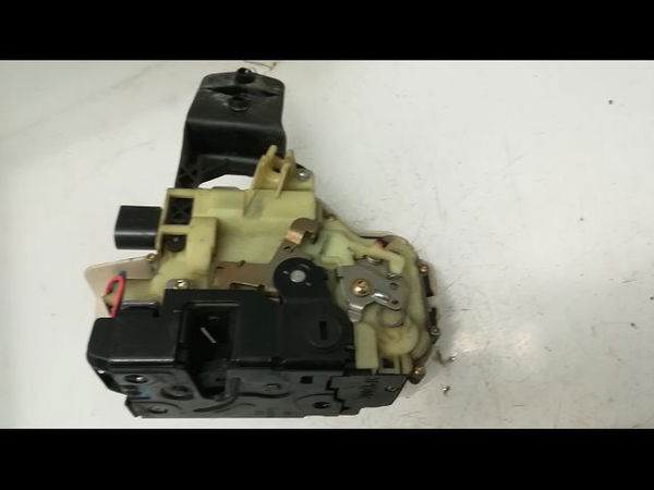 Serrure porte ard Volkswagen PASSAT B5.5 Variant (3B6) 1.9 tdi (2000-2005)