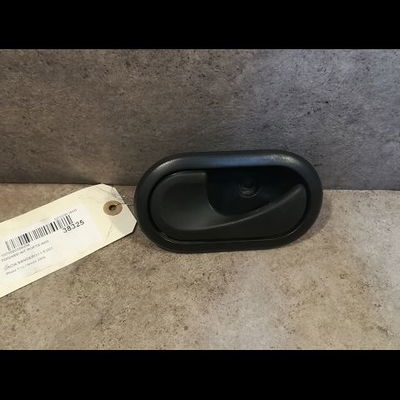 Poignee int porte avg Dacia SANDERO 1.5 dci (2010)