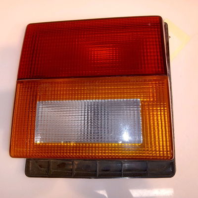 Feu arrière intérieur droit AUDI 80 II Phase 1 10-1980--06-1984 1.6i 75ch