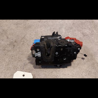 Serrure porte ard Skoda FABIA II (542) 1.4 tdi (2007-2010)