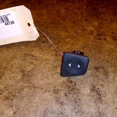 Commande lève-glace porte avant gauche Fiat 500 (312_) 1.2 (312axa1a) (2007) 3 portes