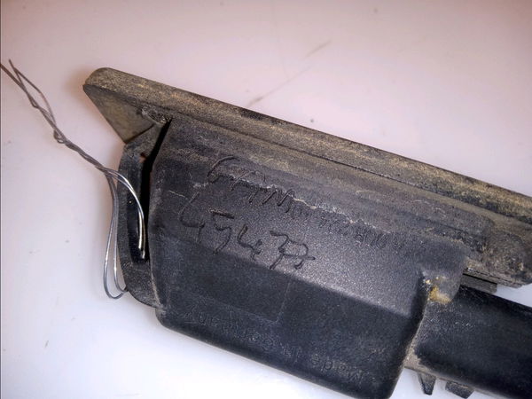 Eclaireur plaque de police d Peugeot 308 I (4A_, 4C_) 1.6 16v (2007-2014) 5 portes