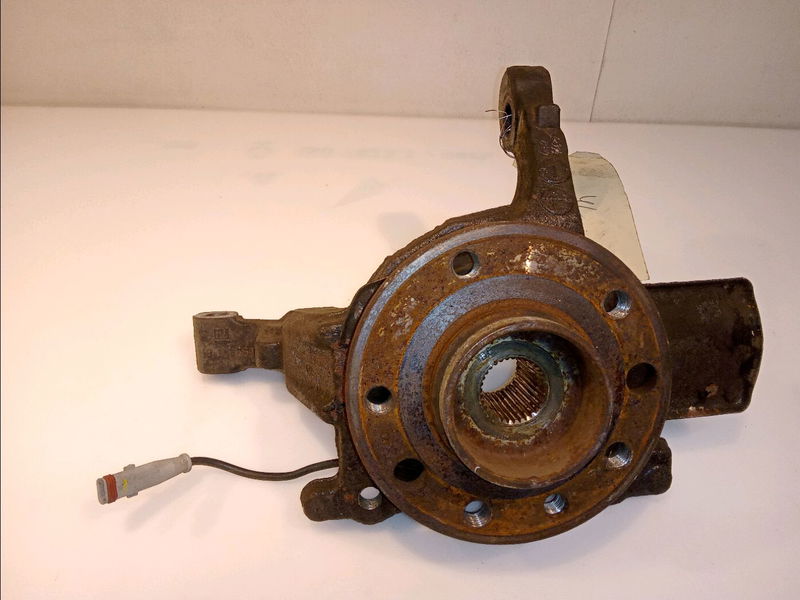 Moyeu avg Opel ASTRA H GTC (A04) 1.9 cdti (l08) (2005-2010)