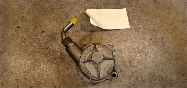 Pompe a vide Renault CLIO I (B-C57_, 5-357_) 1.9 d (b-c-s576, b-c-s57l) (1991-1998)