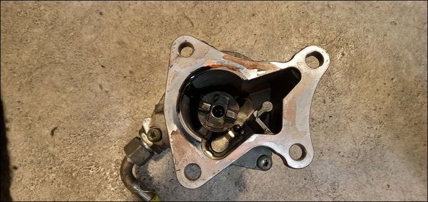 Pompe a vide Renault CLIO I (B-C57_, 5-357_) 1.9 d (b-c-s576, b-c-s57l) (1991-1998)