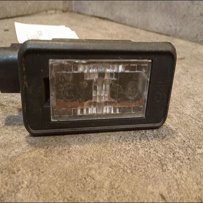 Eclaireur plaque de police g Peugeot 308 II (LB_, LP_, LW_, LH_, L3_) 1.2 thp 110 (2013-2021)