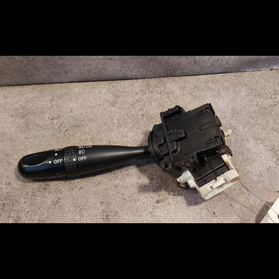 Commande clignotant Toyota COROLLA (_E12_) 1.4 d (nde120_) (2004-2007) 5 portes