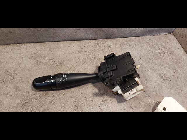 Commande clignotant Toyota COROLLA (_E12_) 1.4 d (nde120_) (2004-2007) 5 portes
