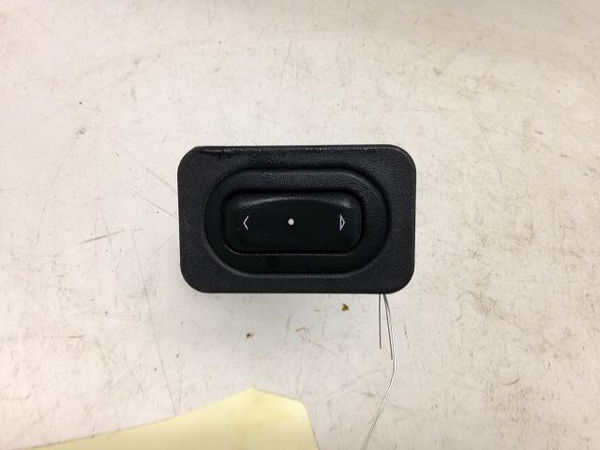 Commande lève-glace porte avant droite Opel CORSA C (X01) 1.3 cdti (f08, f68) (2003-2009)