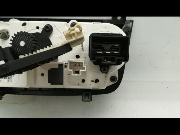 Commande de chauffage FORD FIESTA V Phase 2 10-2005--10-2008 1.3i